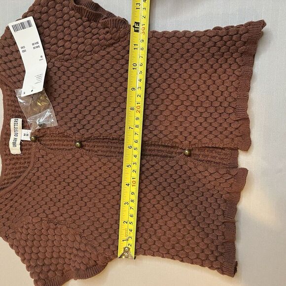 Urban Outfitters Medium Keyhole Bubble Sweater Top Cropped Button Up Brown - Picture 8 of 10